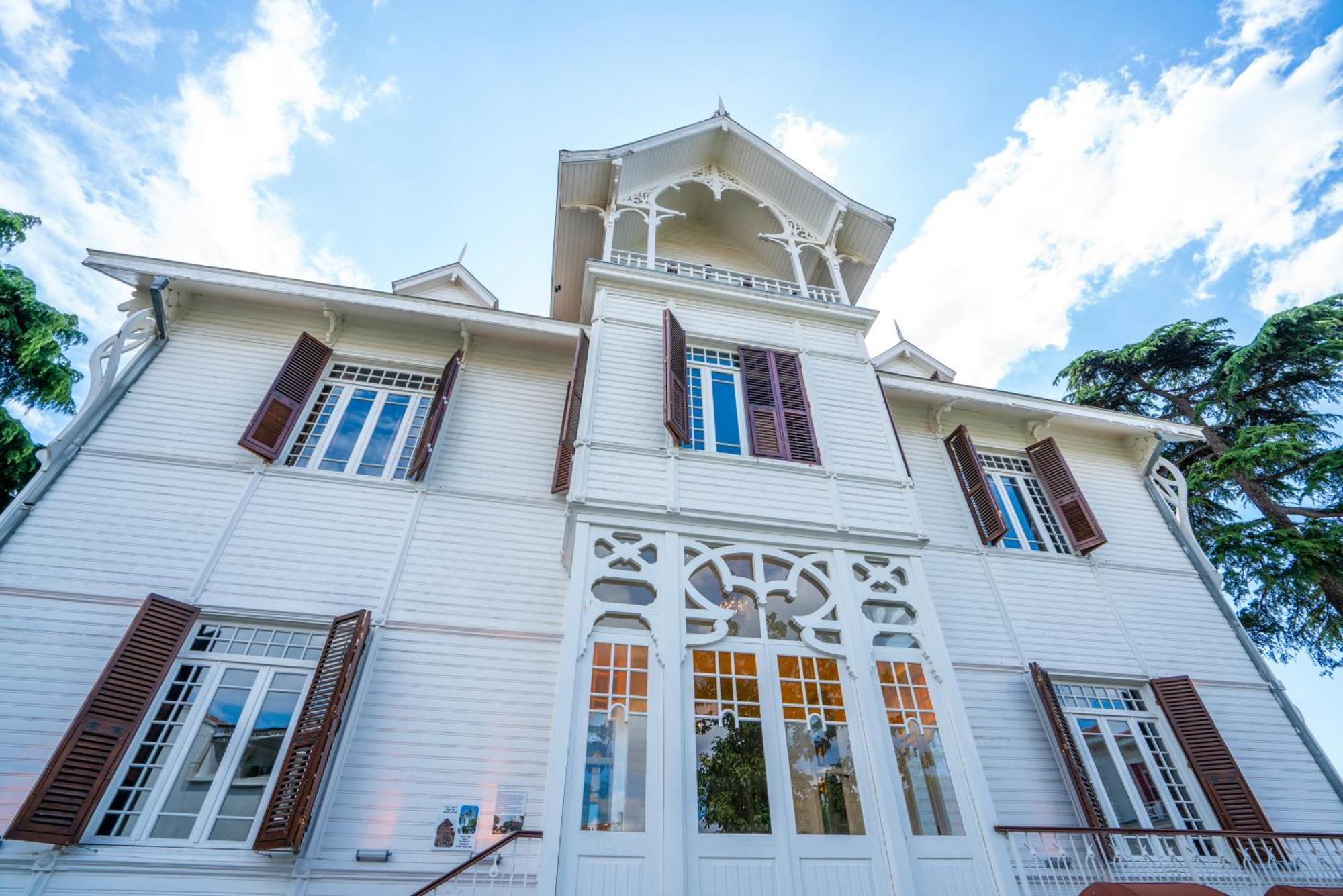 Kensington Prince'S Island Historical Mansion Адалар Экстерьер фото