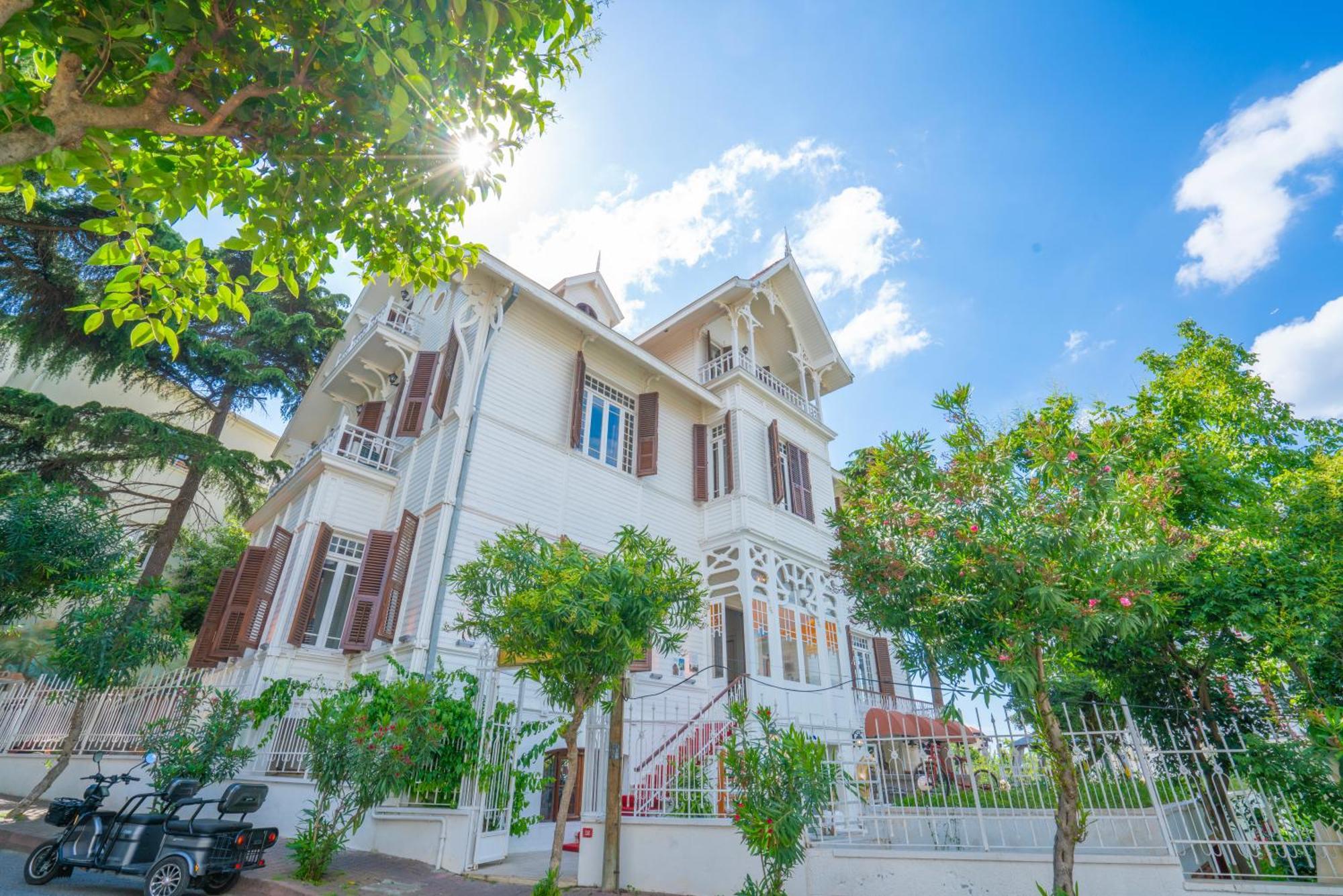 Kensington Prince'S Island Historical Mansion Адалар Экстерьер фото