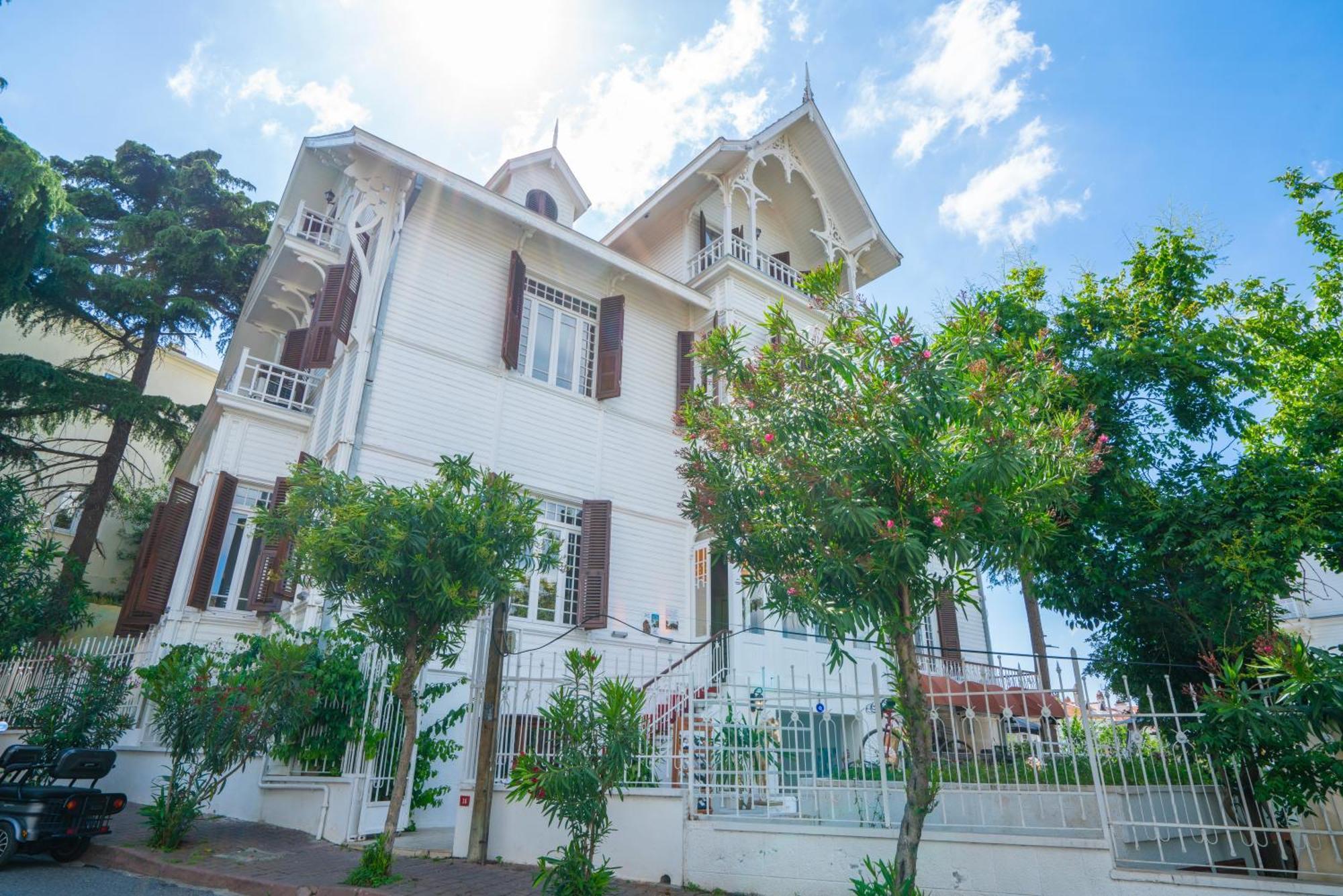 Kensington Prince'S Island Historical Mansion Адалар Экстерьер фото